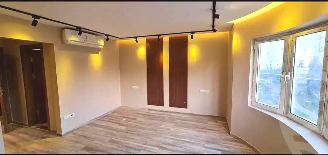 https://aqarmap.com.eg/ar/listing/7207662-for-sale-cairo-new-cairo-compounds-mountain-view-hyde-park