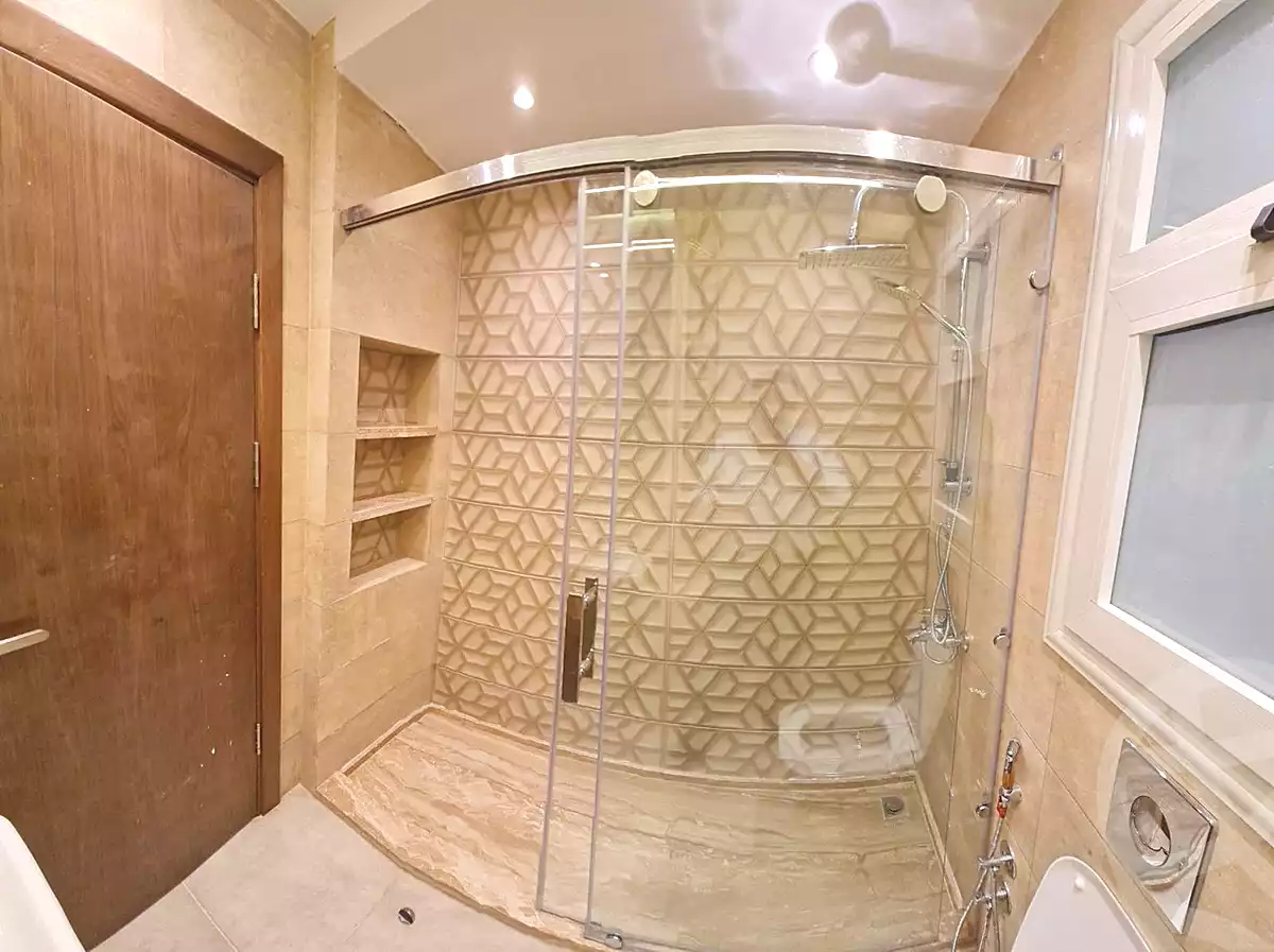 https://aqarmap.com.eg/en/listing/7209054-for-sale-cairo-new-cairo-compounds-mountain-view-hyde-park