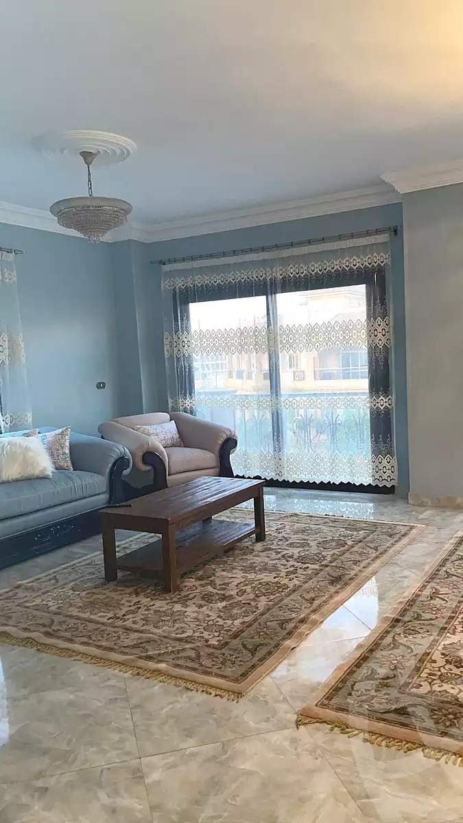 https://aqarmap.com.eg/ar/listing/7209423-for-rent-cairo-new-cairo-first-settlement-mhwr-mstfy-kml
