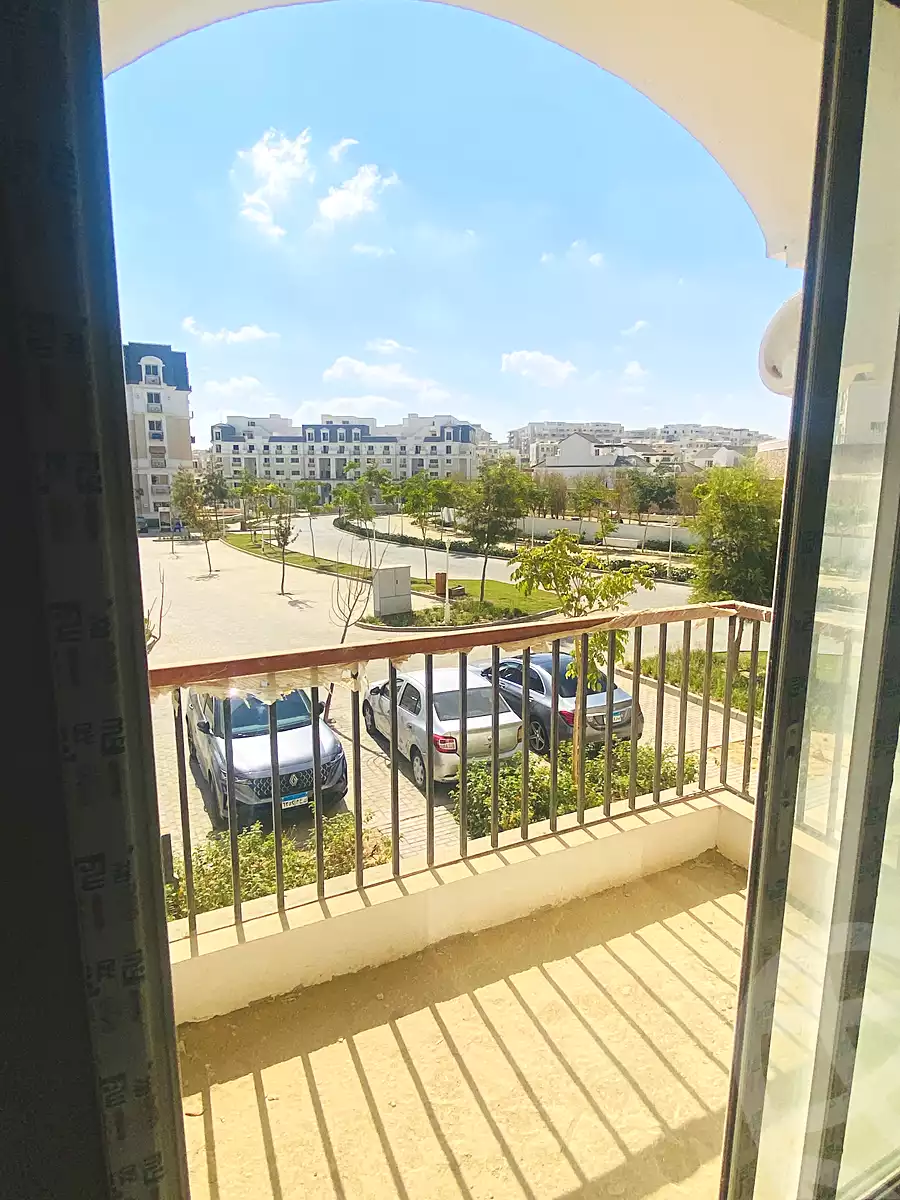 https://aqarmap.com.eg/ar/listing/7209642-for-sale-cairo-new-cairo-compounds-mwntn-fyw-y-syty-royal-park-mountain-view-icity