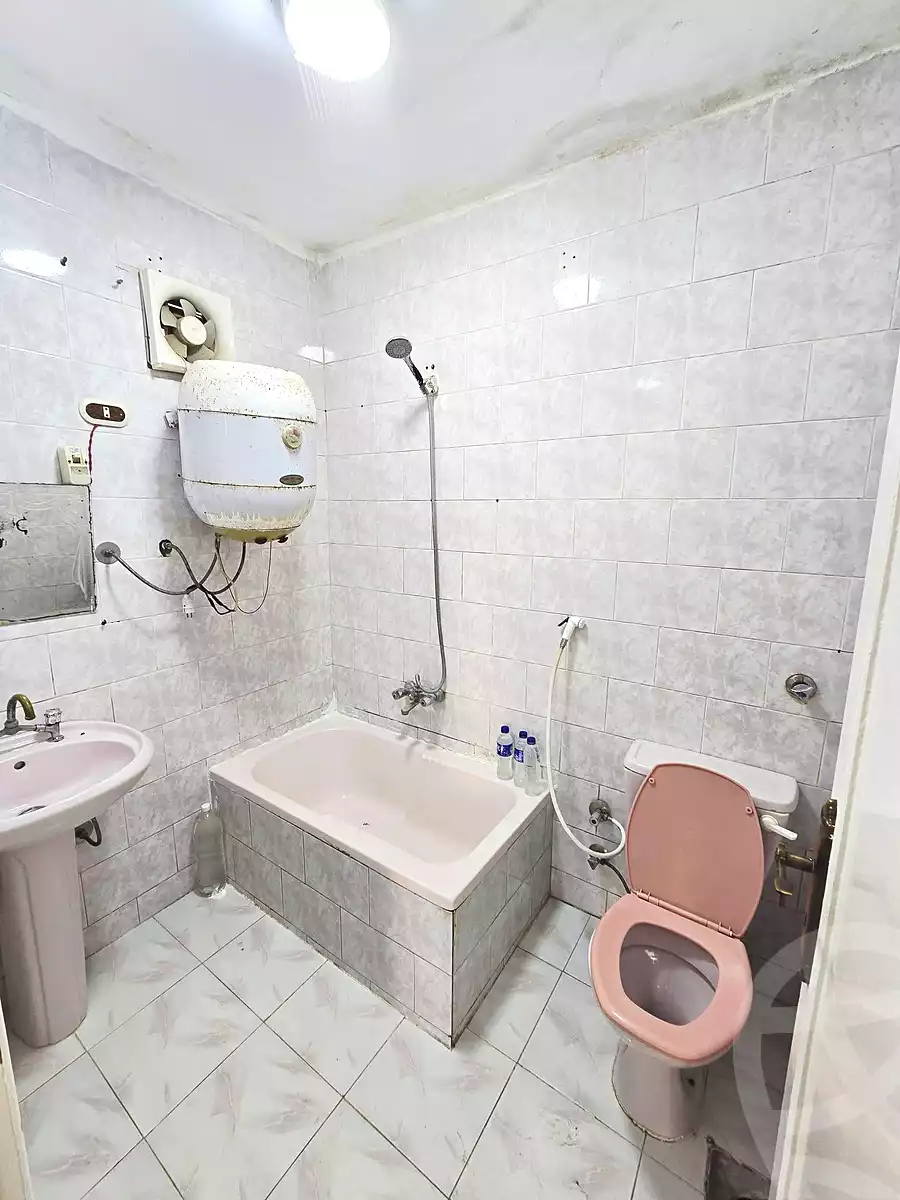 https://aqarmap.com.eg/en/listing/7210540-for-sale-alexandria-al-agamy-shataa-el-nakheel