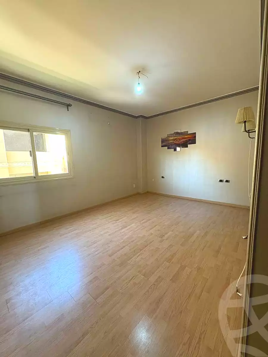 https://aqarmap.com.eg/en/listing/7211297-for-sale-cairo-new-cairo-ganob-el-akadamiya-south-academy-b-medhat-el-kholy-st