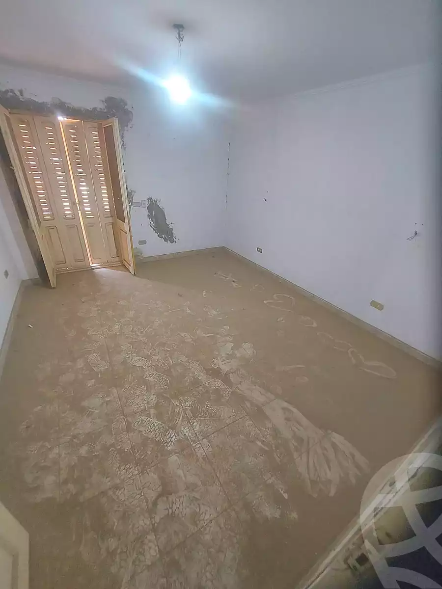 https://aqarmap.com.eg/en/listing/7212362-for-sale-cairo-helwan-el-shareaa-el-sharby-st