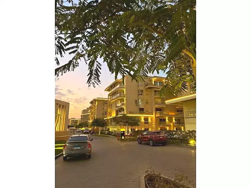 https://aqarmap.com.eg/ar/listing/7212876-for-sale-cairo-new-cairo-compounds-mwntn-fyw-y-syty-club-park-mountain-view-icity