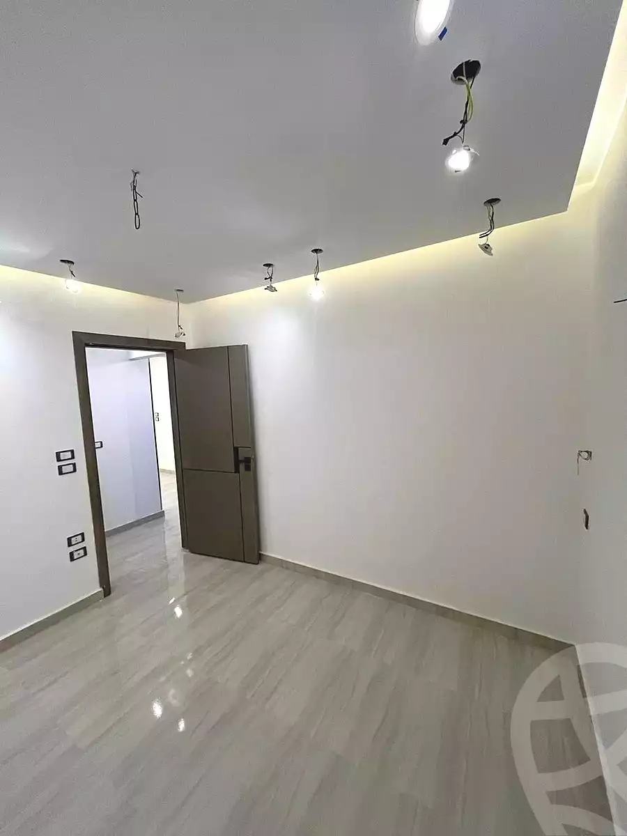 https://aqarmap.com.eg/ar/listing/7212893-for-sale-cairo-6th-of-october-hadaeq-october-compounds-djlh-blmz-m-mr-lmrshdy