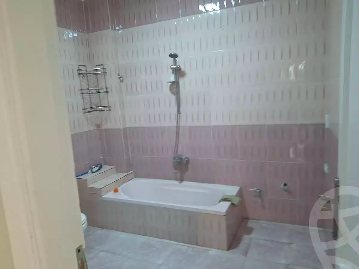 https://aqarmap.com.eg/ar/listing/7212986-for-sale-cairo-6th-of-october-el-ahyaa-neighborhood-3rd-al-hay-al-thalith-st