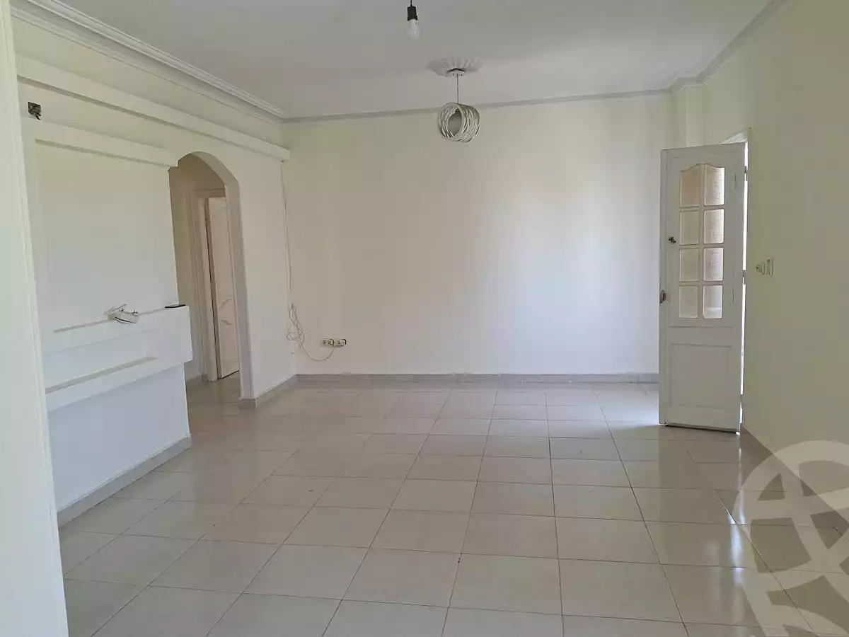 https://aqarmap.com.eg/ar/listing/7212986-for-sale-cairo-6th-of-october-el-ahyaa-neighborhood-3rd-al-hay-al-thalith-st