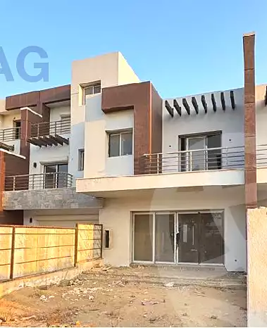 https://aqarmap.com.eg/en/listing/7213001-for-sale-cairo-new-cairo-compounds-hyde-park