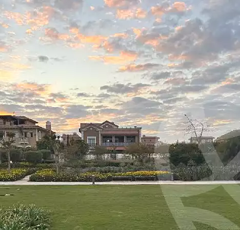 https://aqarmap.com.eg/en/listing/7212985-for-sale-cairo-new-cairo-compounds-hyde-park-centre-ville-hyde-park
