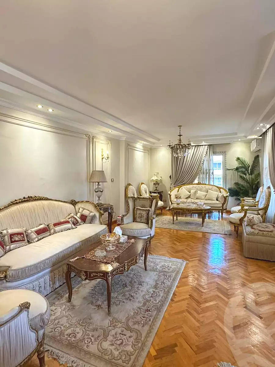 https://aqarmap.com.eg/ar/listing/7213148-for-sale-cairo-el-sheikh-zayed-city-compounds-el-khamayel
