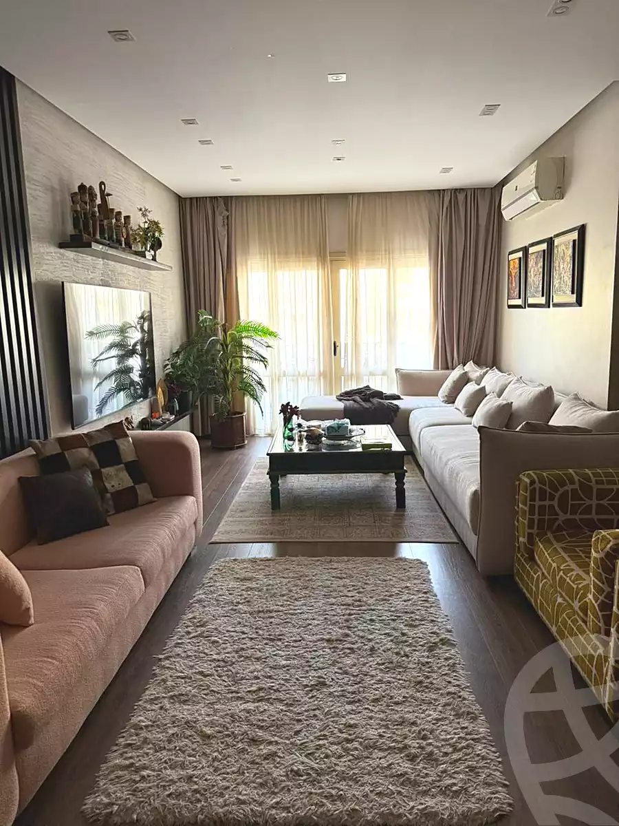 https://aqarmap.com.eg/ar/listing/7213162-for-sale-cairo-el-sheikh-zayed-city-compounds-el-khamayel