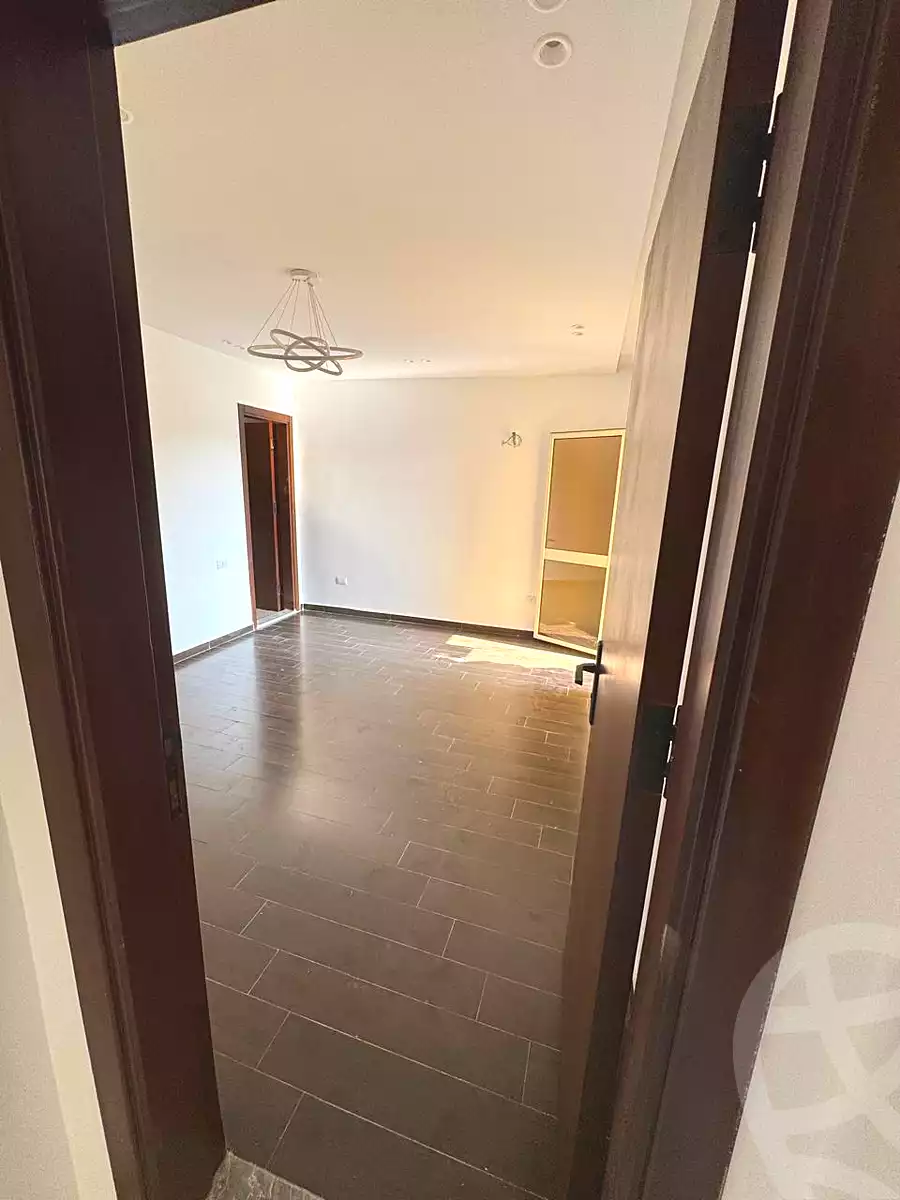 https://aqarmap.com.eg/ar/listing/7213175-for-sale-cairo-el-sheikh-zayed-city-compounds-el-khamayel