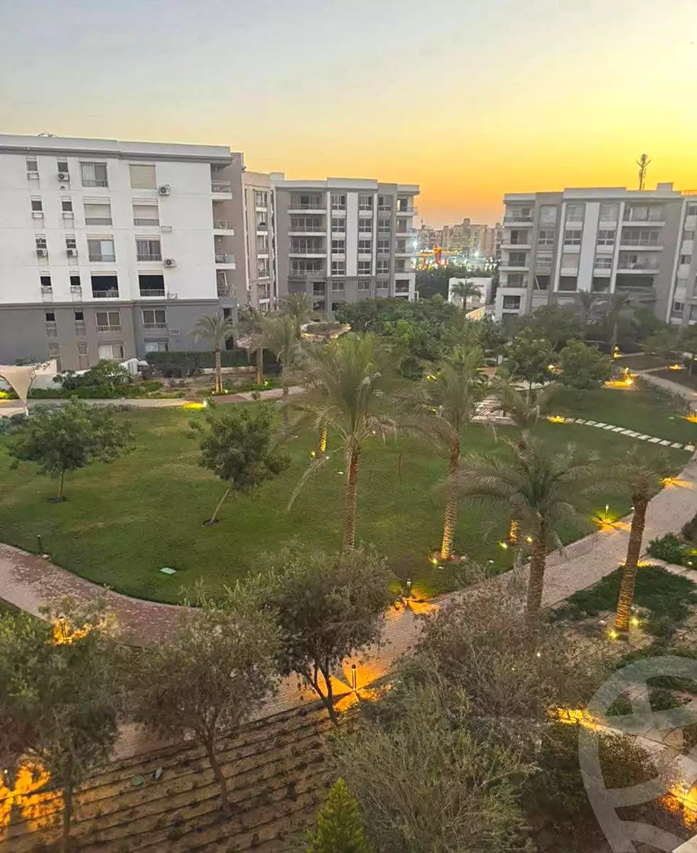https://aqarmap.com.eg/en/listing/7213365-for-sale-cairo-new-cairo-compounds-hyde-park-parkway-hyde-park-compound