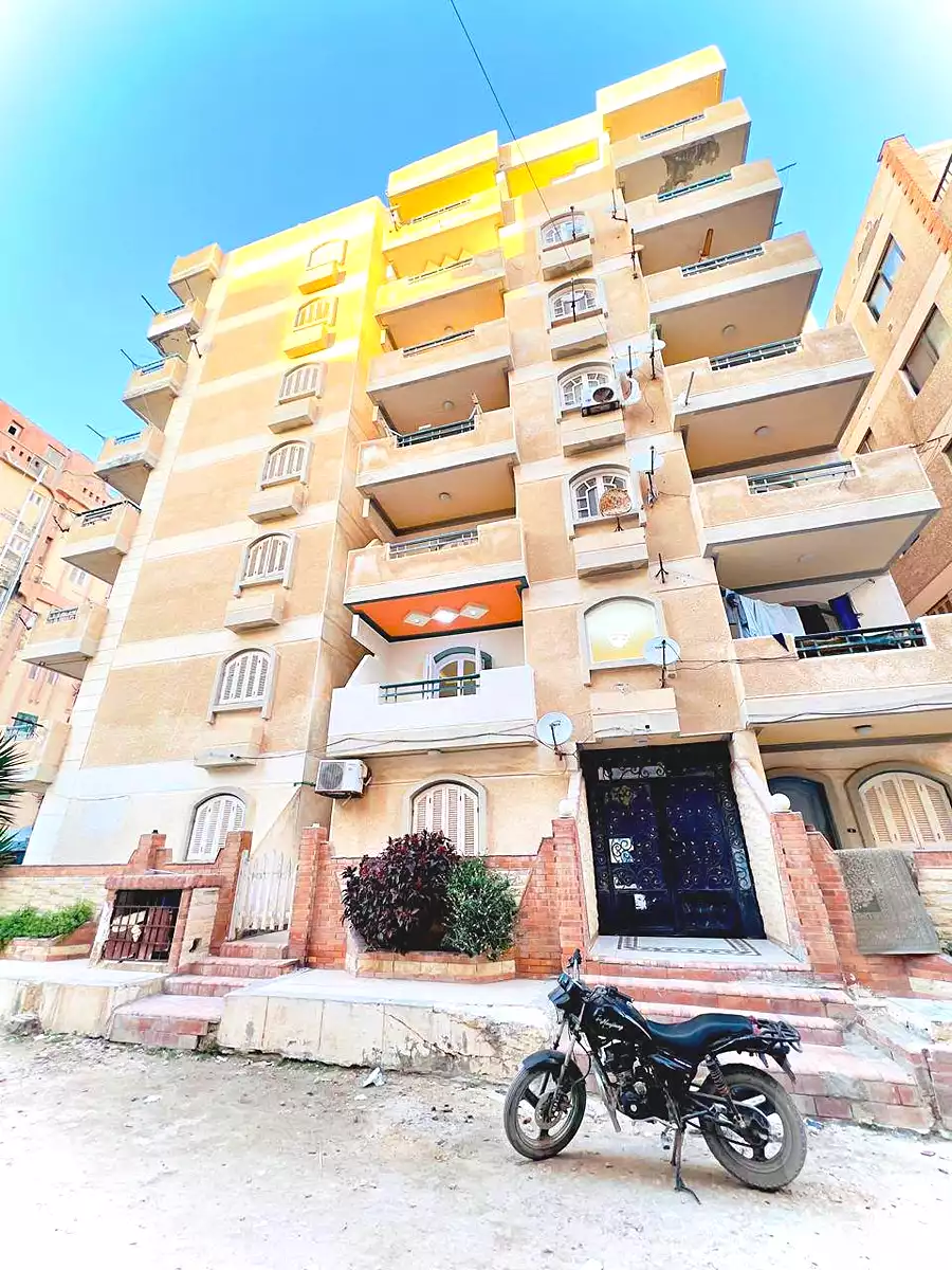 https://aqarmap.com.eg/ar/listing/7213893-for-sale-alexandria-al-agamy-shataa-el-nakheel