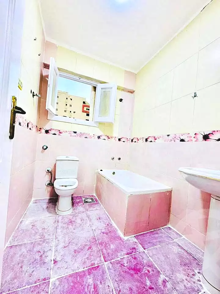 https://aqarmap.com.eg/ar/listing/7214135-for-sale-alexandria-al-agamy-shataa-el-nakheel