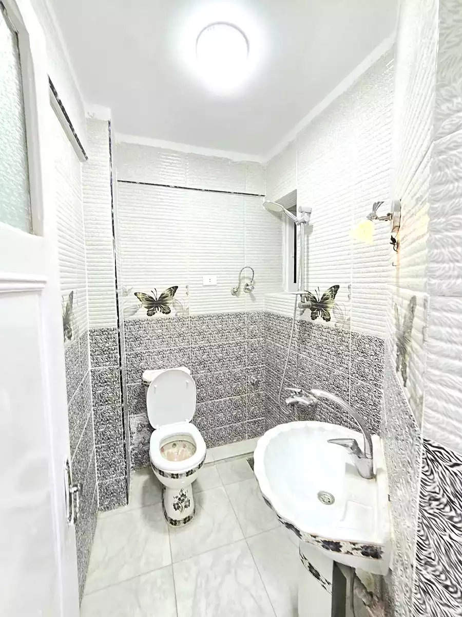 https://aqarmap.com.eg/ar/listing/7214239-for-sale-alexandria-al-agamy-shataa-el-nakheel-street-25