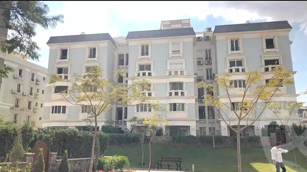 https://aqarmap.com.eg/ar/listing/7214868-for-sale-cairo-new-cairo-compounds-mountain-view-hyde-park