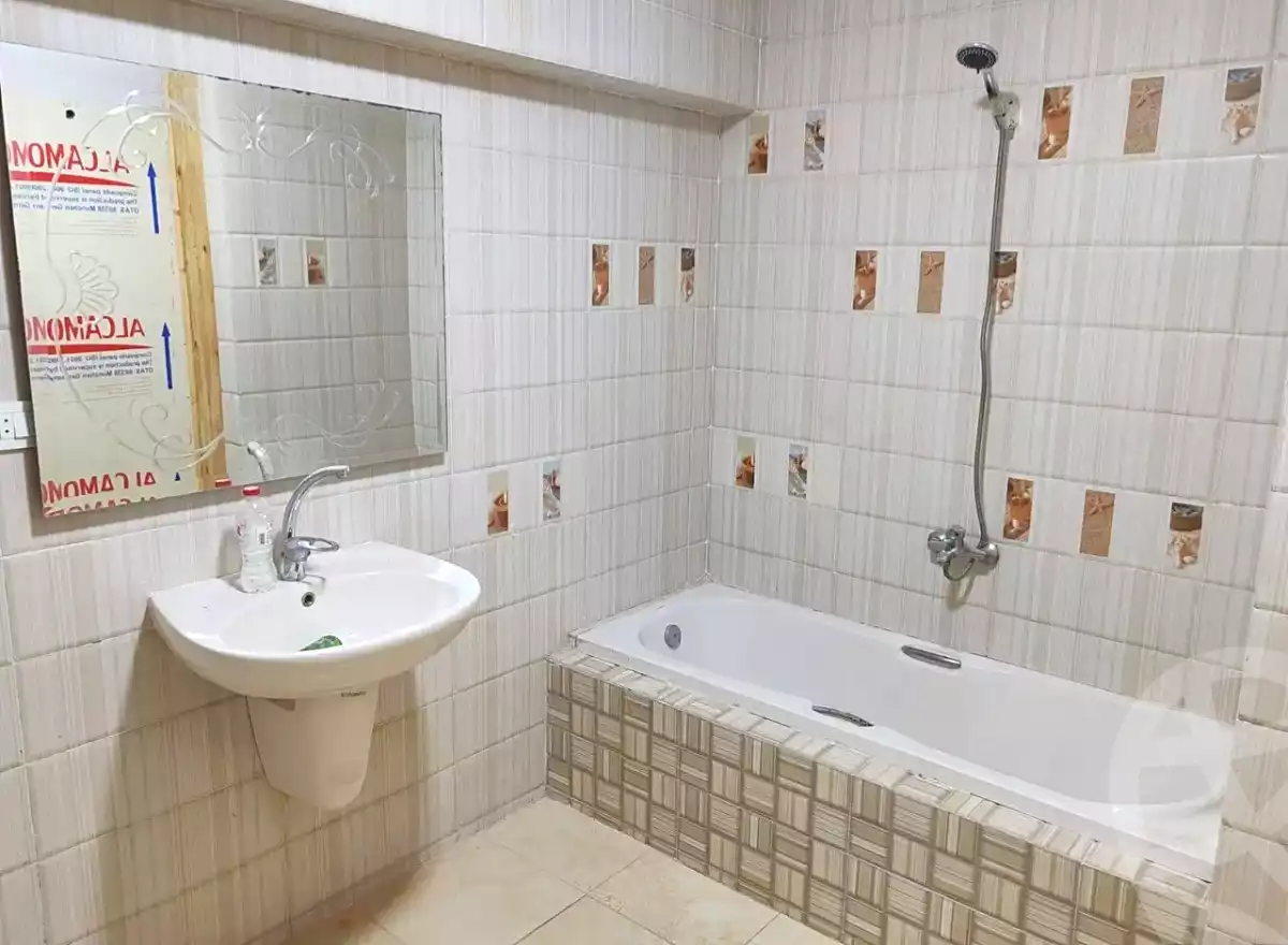 https://aqarmap.com.eg/ar/listing/7216070-for-rent-alexandria-el-montazah