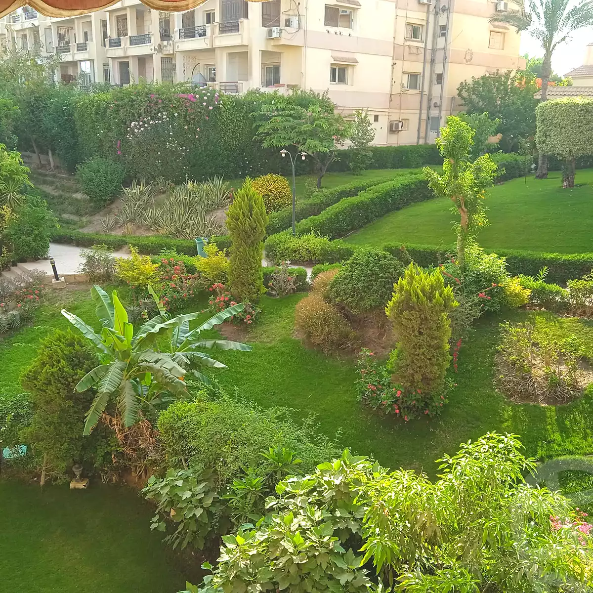 https://aqarmap.com.eg/ar/listing/7216562-for-sale-cairo-el-sheikh-zayed-city-compounds-zayed-2000