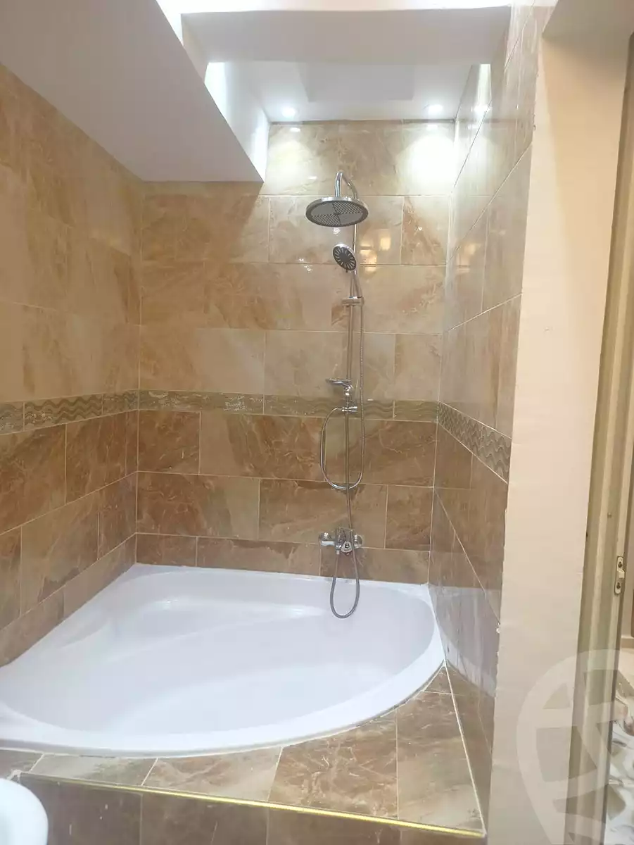 https://aqarmap.com.eg/ar/listing/7216805-for-sale-cairo-new-cairo-el-ahyaa-third-neighborhood-street-16
