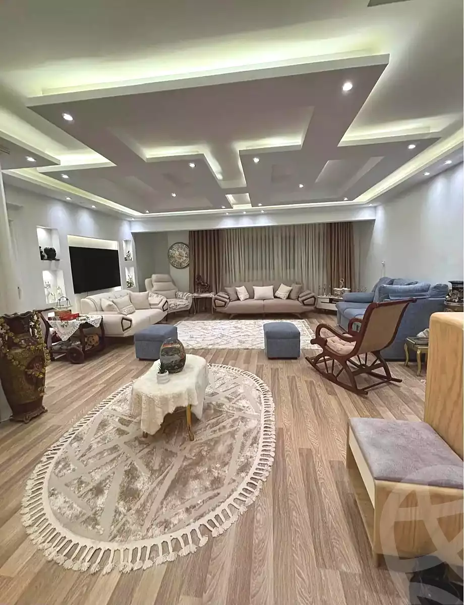 https://aqarmap.com.eg/ar/listing/7217430-for-sale-alexandria-lsywf-el-seyouf-bahri-branched-from-ali-hipa-st