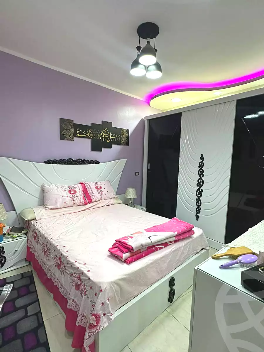https://aqarmap.com.eg/ar/listing/7217985-for-sale-cairo-el-haram-shareaa-khatem-el-morsalen
