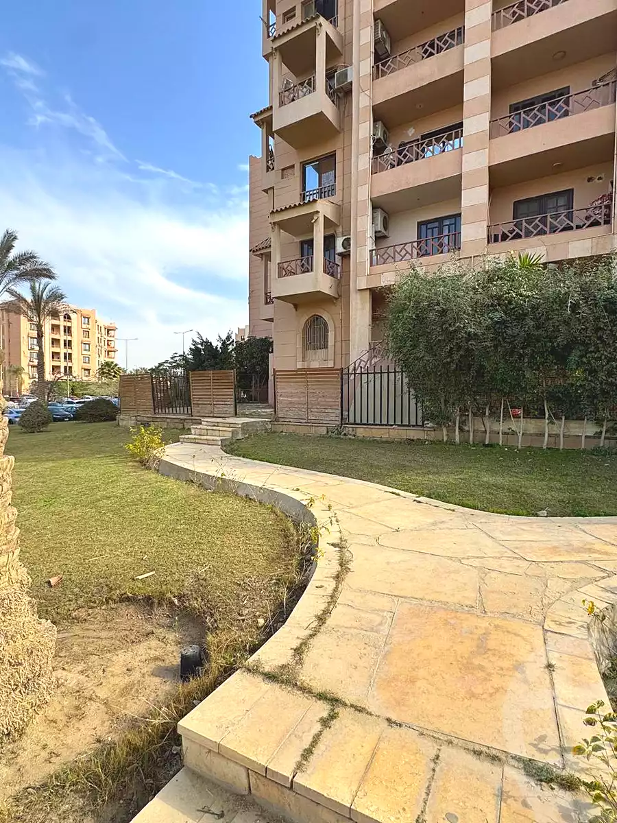 https://aqarmap.com.eg/en/listing/7218587-for-sale-cairo-new-cairo-lrhb-city-phase-1-ali-amin-st