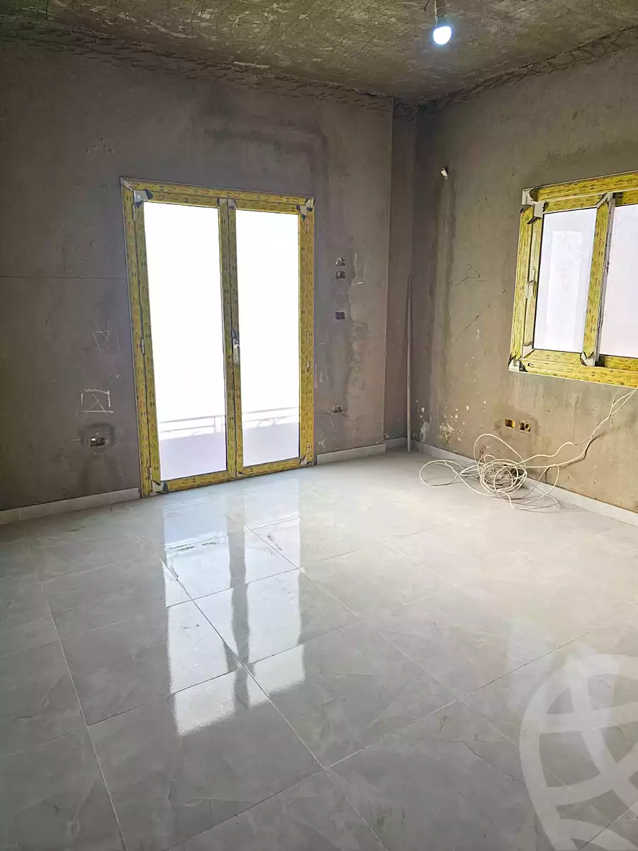 https://aqarmap.com.eg/ar/listing/7218623-for-sale-cairo-new-cairo-south-investors-mohammed-nagib-axis-st