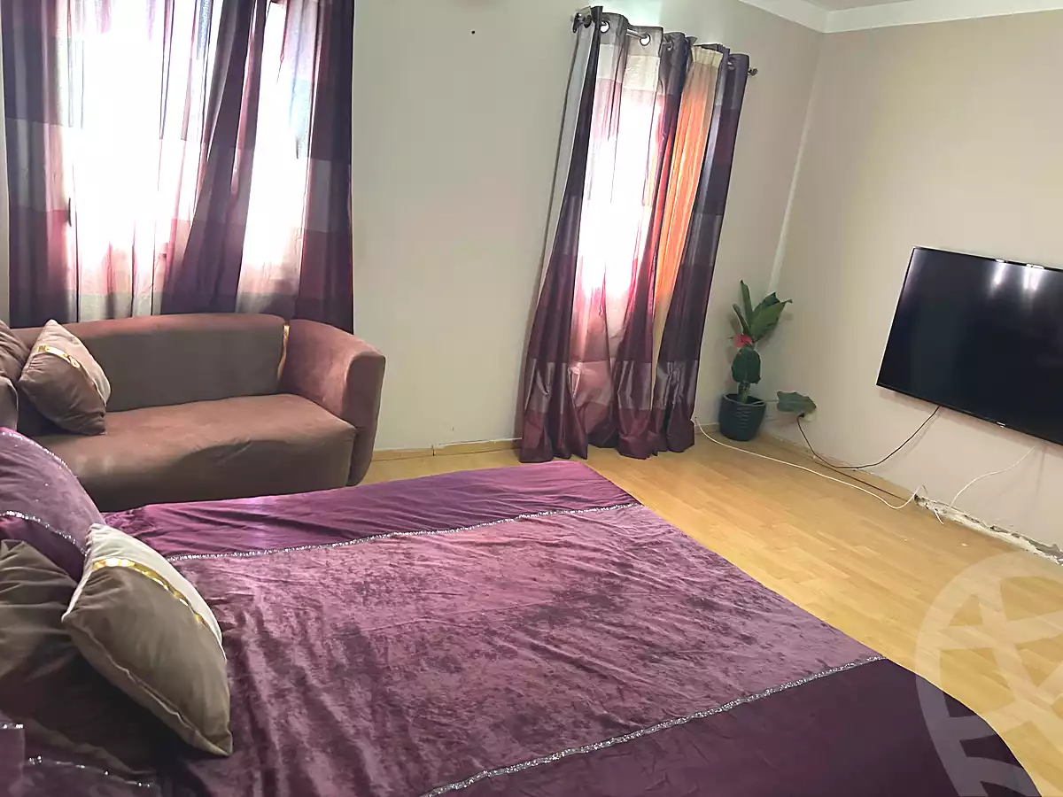 https://aqarmap.com.eg/ar/listing/7219345-for-rent-cairo-6th-of-october-shr-drym-lnd
