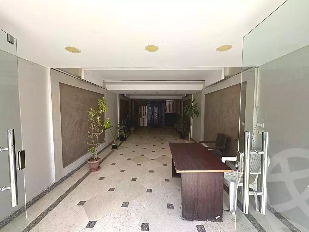https://aqarmap.com.eg/ar/listing/7219353-for-rent-cairo-6th-of-october-shr-drym-lnd