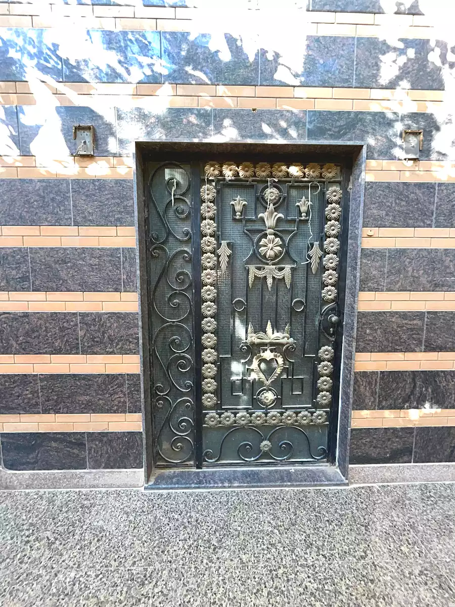 https://aqarmap.com.eg/en/listing/7219728-for-sale-cairo-6th-of-october-el-ahyaa-neighborhood-1st-sixth-neighborhood