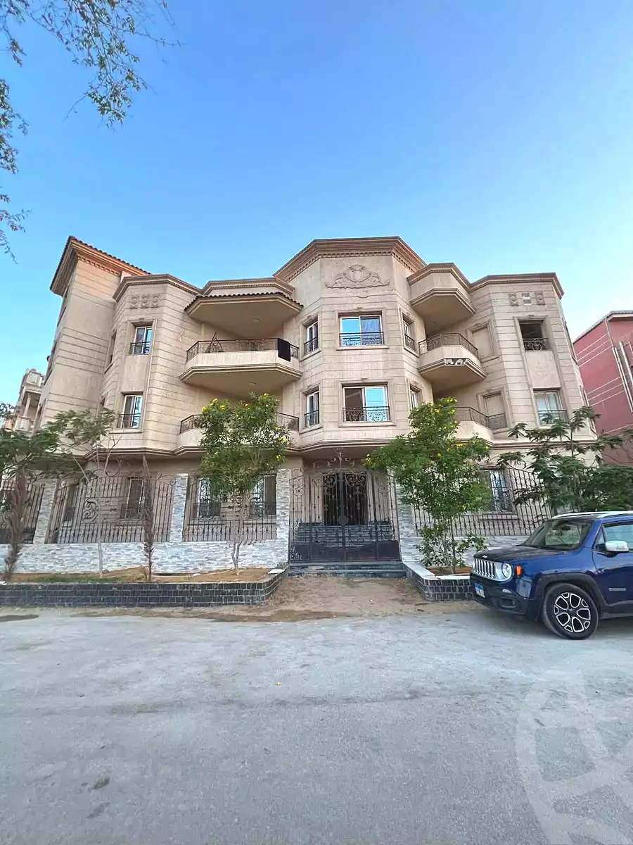 https://aqarmap.com.eg/ar/listing/7220634-for-sale-cairo-6th-of-october-hadaeq-october-compounds-el-fardoos-city
