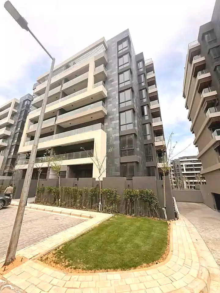 https://aqarmap.com.eg/ar/listing/7220680-for-sale-cairo-new-cairo-compounds-el-patio-vida-compound-la-vista