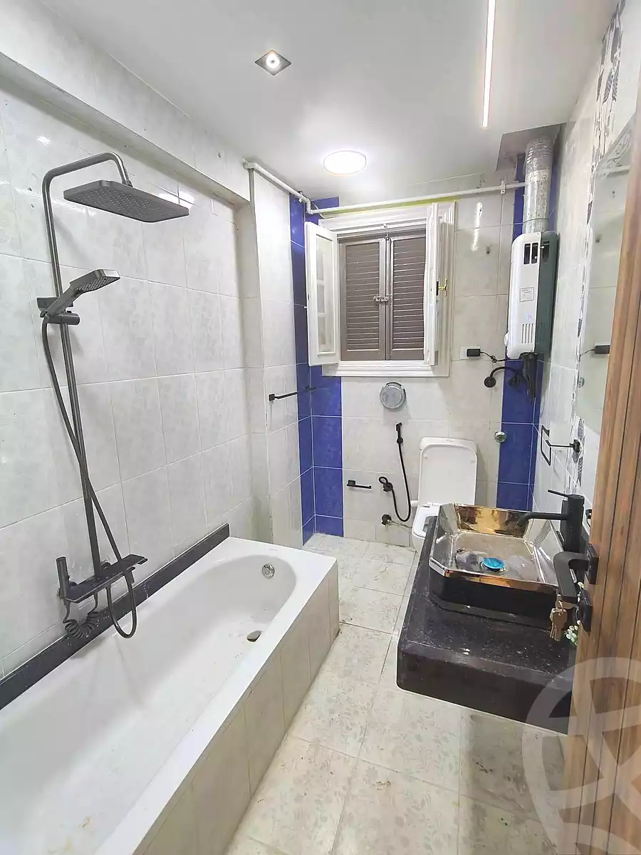 https://aqarmap.com.eg/ar/listing/7220643-for-sale-alexandria-sydy-bshr-sydy-bshr-bhry