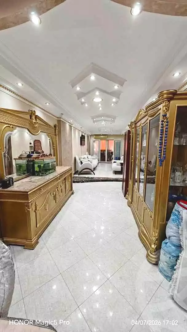 https://aqarmap.com.eg/ar/listing/7220938-for-sale-cairo-helwan-helwan-el-sharkeya-mostafa-safwat-st