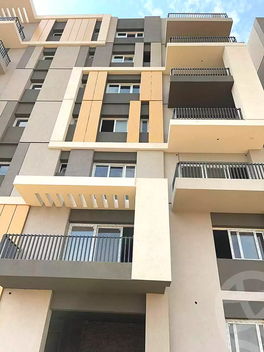 https://aqarmap.com.eg/ar/listing/7221061-for-sale-cairo-new-cairo-lmstqbl-syty-compounds-park-226-haptown-hassan-allam