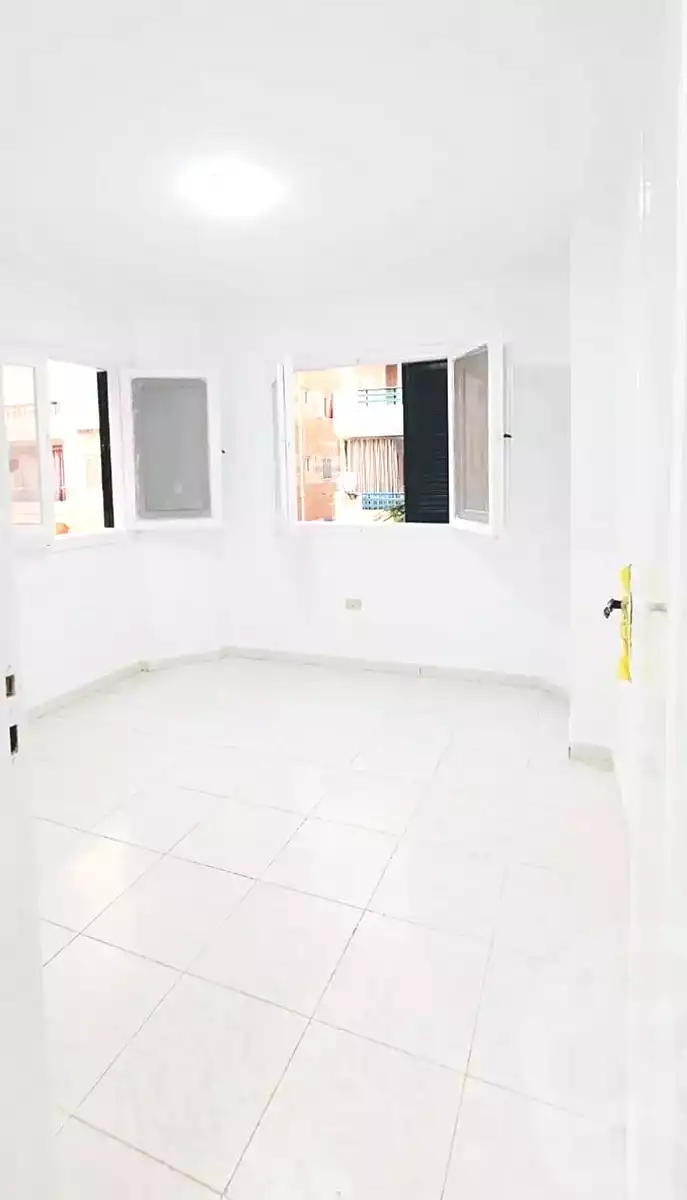 https://aqarmap.com.eg/ar/listing/7221384-for-sale-alexandria-al-agamy-shataa-el-nakheel