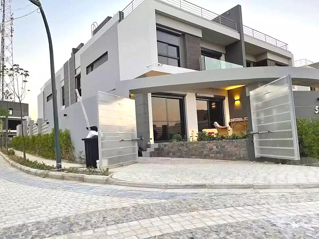 https://aqarmap.com.eg/en/listing/7221595-for-sale-cairo-new-cairo-compounds-el-patio-town-compound-la-vista