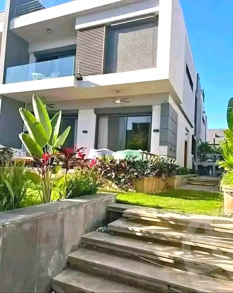 https://aqarmap.com.eg/en/listing/7221963-for-sale-cairo-new-cairo-compounds-el-patio-town-compound-la-vista