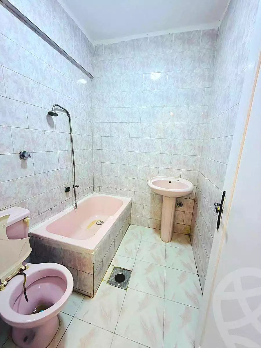 https://aqarmap.com.eg/en/listing/7222476-for-sale-alexandria-al-agamy-shataa-el-nakheel
