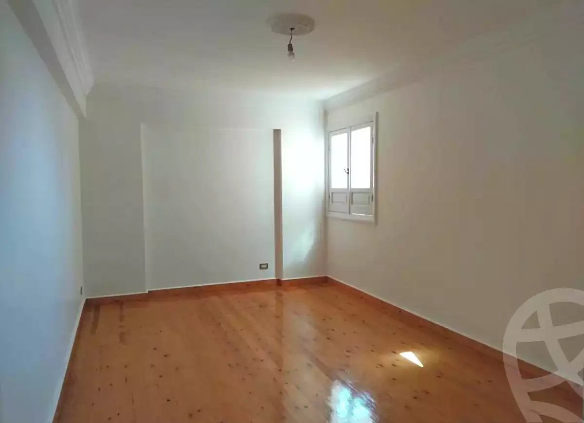 https://aqarmap.com.eg/ar/listing/7222484-for-rent-alexandria-camp-cesar-port-said-street