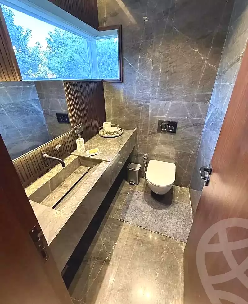 2 BR Townhouse in Hyde Park, photo 8 of 13