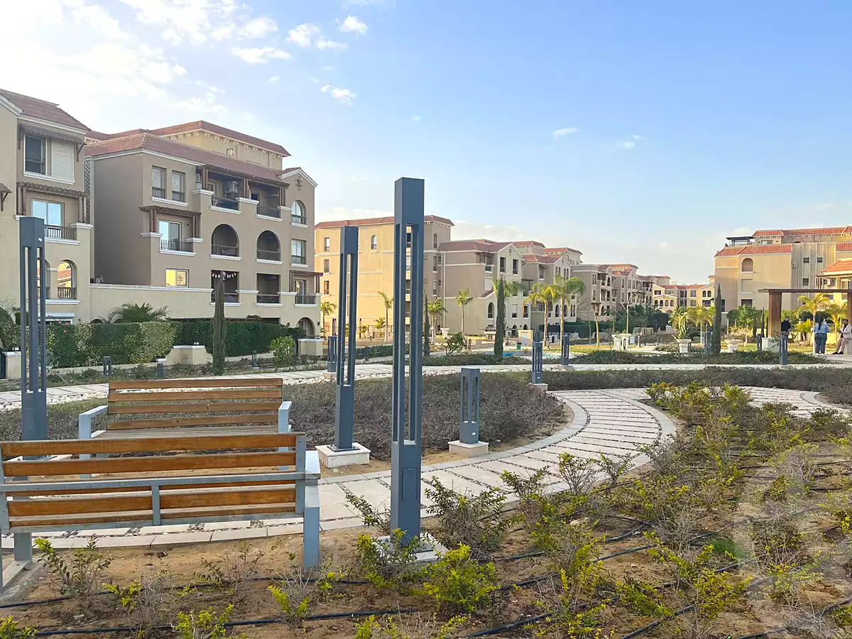 https://aqarmap.com.eg/ar/listing/7223665-for-sale-cairo-el-shorouk-compounds-yfy-ryzydns