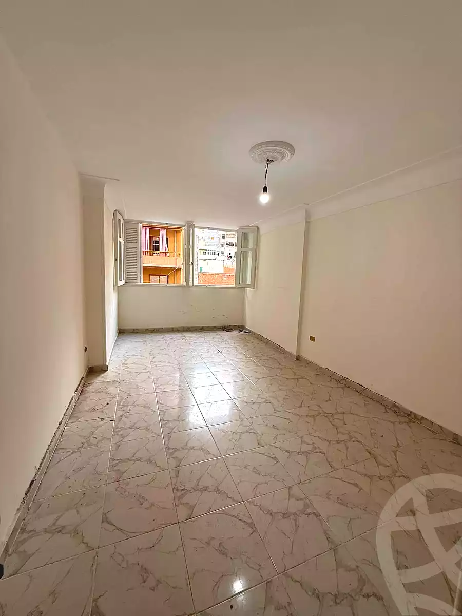 https://aqarmap.com.eg/ar/listing/7224327-for-sale-alexandria-sydy-bshr-sydy-bshr-bhry-abd-el-salam-aref-st