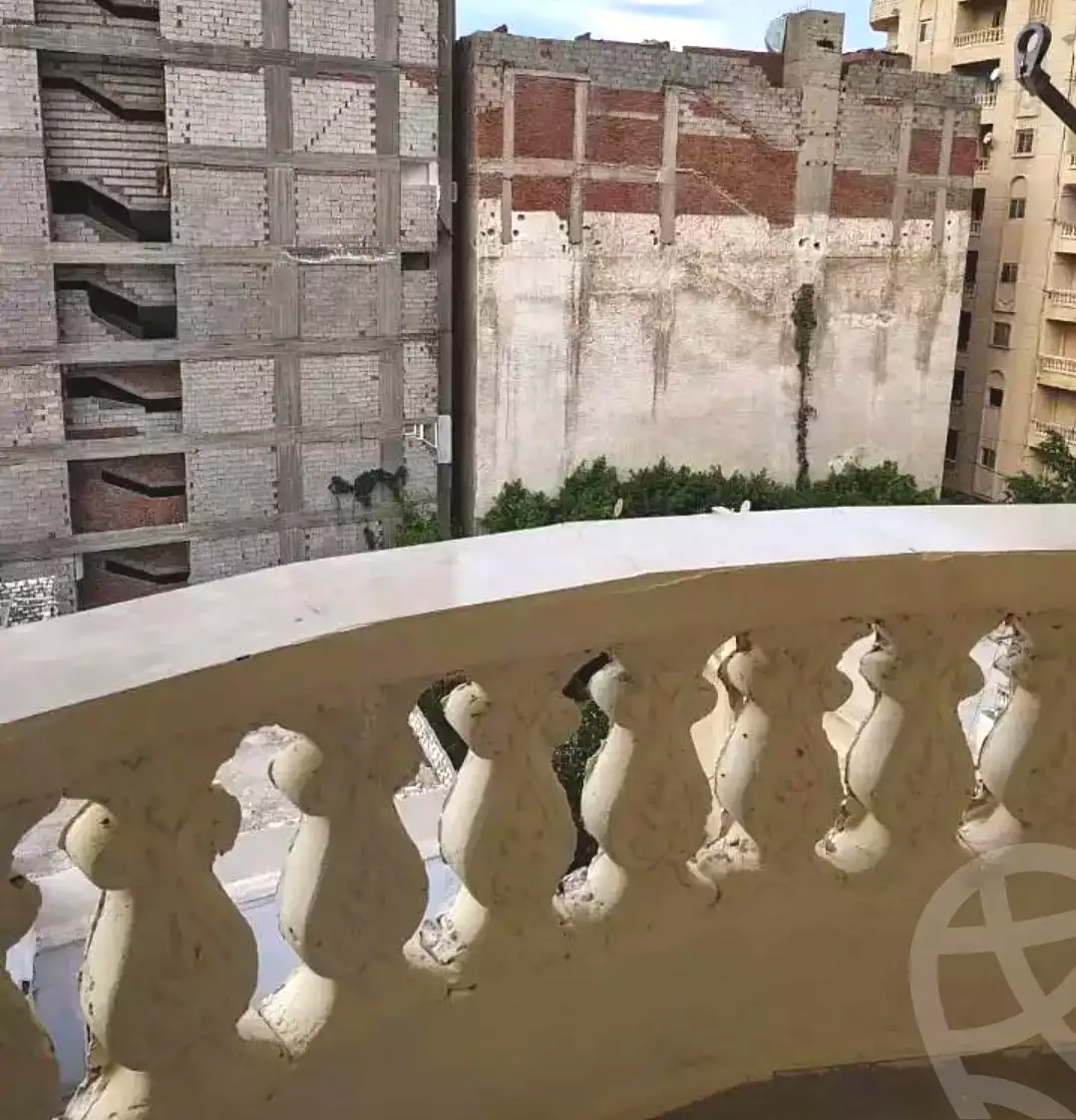 https://aqarmap.com.eg/ar/listing/7225787-for-sale-alexandria-al-agamy-lbytsh-bianchiii