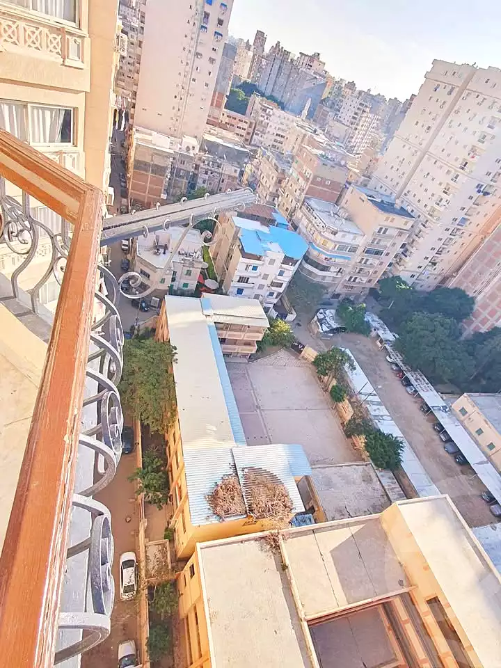 https://aqarmap.com.eg/ar/listing/7225916-for-sale-alexandria-ganaklis
