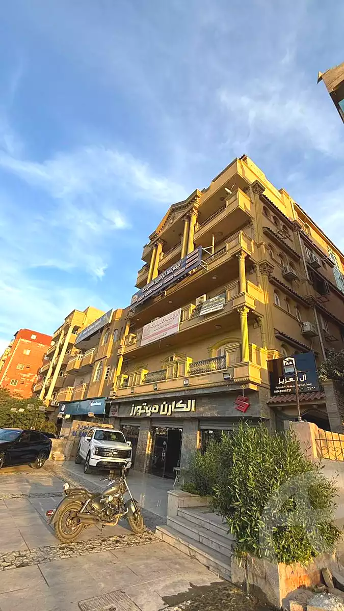 https://aqarmap.com.eg/ar/listing/7226264-for-sale-cairo-6th-of-october-el-ahyaa-neighborhood-3rd-al-hay-al-thalith-st