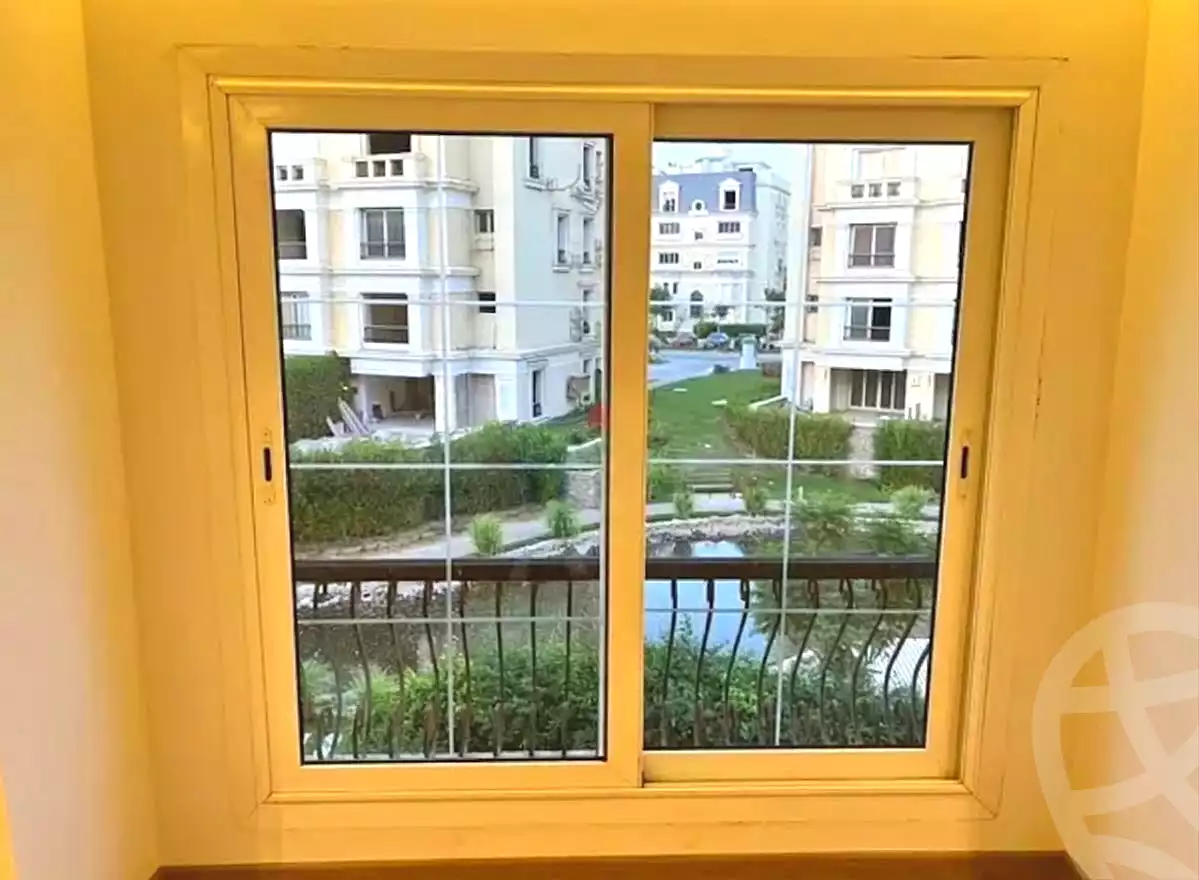 https://aqarmap.com.eg/ar/listing/7226618-for-sale-cairo-new-cairo-compounds-mountain-view-hyde-park