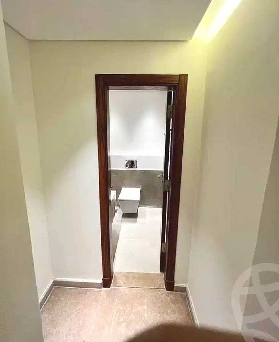 https://aqarmap.com.eg/ar/listing/7226618-for-sale-cairo-new-cairo-compounds-mountain-view-hyde-park