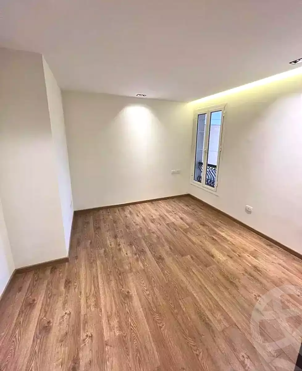 https://aqarmap.com.eg/ar/listing/7226618-for-sale-cairo-new-cairo-compounds-mountain-view-hyde-park